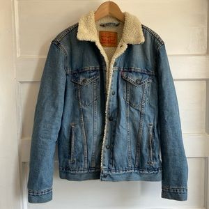 Levis Sherpa-lined Trucker Jacket Men’s size Medium